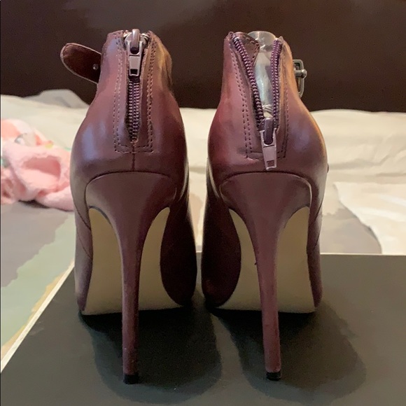 7.5 wine leather booties - Picture 2 of 8